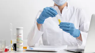 В Магнитогорске мигрант, попавшийся на употреблении наркотиков, заявил, что его подвёл чай с травами