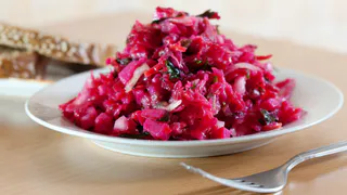 3 совета шеф-повара, чтобы винегрет был невероятно вкусным: салат съедают первым, добавки просят снова и снова