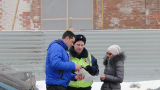 "Внезапный" декабрьский снег и проверки сотрудников ДПС стали причиной многокилометровой пробки на Московском