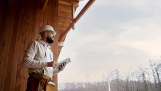 Строительство домов из дерева: особенности и преимущества