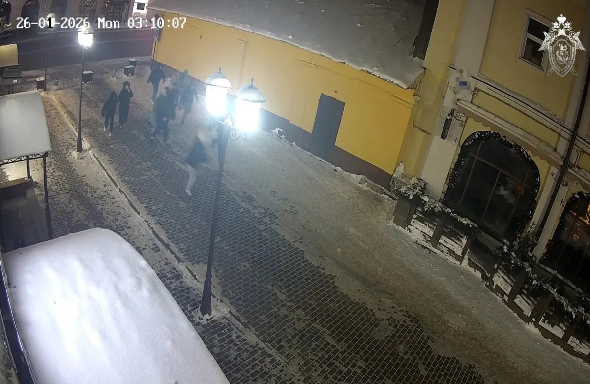 Во Владимире подростки избили молодого человека у магазина и угрожали ему ножом