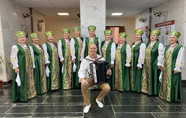 В Магнитогорске хор "Мы - Уральцы" провел концерт для пожилых и людей с ОВЗ