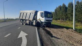 Сегодня утром новочебоксарец на "Форд Фокусе" влетел в самосвал и погиб