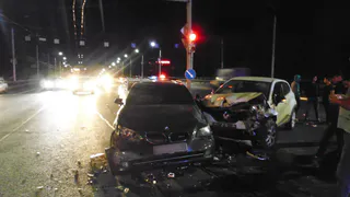 На Московском шоссе пьяный водитель на «Рено» устроил массовую аварию