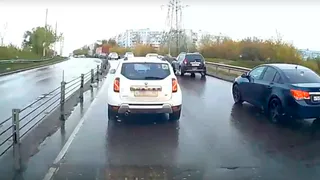 В Рязани Renault Duster не пропустил ехавшую на вызов скорую 