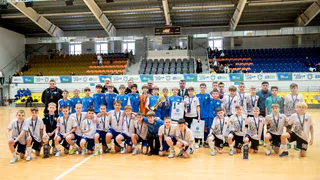 Юные футболисты из Сыктывкара завоевали золото окружного первенства