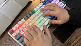 Жителя Усинска обманули на сотни тысяч через фальшивую платформу