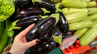 Не успеваю покупать баклажаны для закуски по-южному: 15 минут у плиты - ароматная вкуснятина с овощами готова