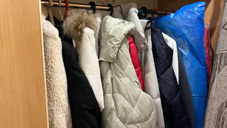 Секреты идеальной стирки: как вернуть куртке чистоту без разводов и запаха "вчерашнего ужина"