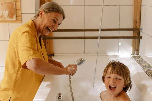 Приметы и запреты на 13 октября: детей обливаем водой