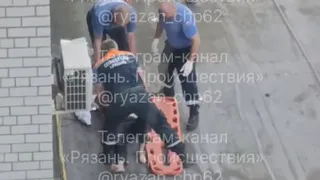 Жительница Рязани упала с пятого этажа и выжила
