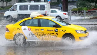 Такси возьмут под контроль? В России предложили революционную защиту от повышения цен
