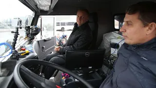 Беспилотные «КАМАЗы» протестировал министр образования РФ 