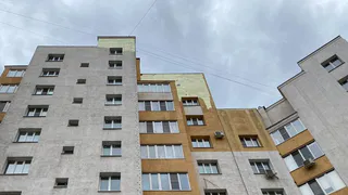 Мэрия: жилинспекция займется обрушением фасада на Профессора Никулина