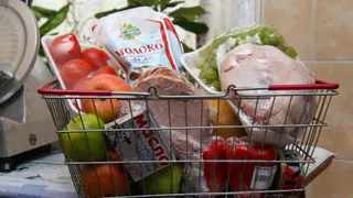 Названы самые опасные продукты новогоднего стола
