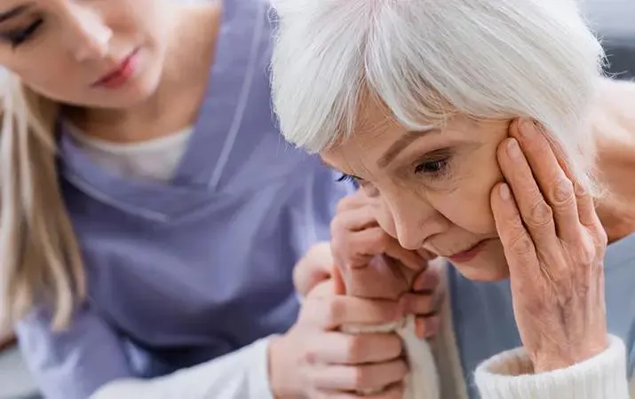 Названы популярные блюда, которые провоцируют деменцию и слабоумие