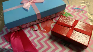 Нефтяники раздают новогодние подарки детям Рязани