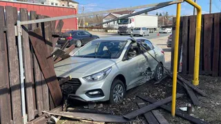 В Путятине Рязанской области Hyundai врезался в забор у кафе