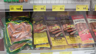 Не берите ни в коем случае. Роскачество назвало топ худших марок сосисок