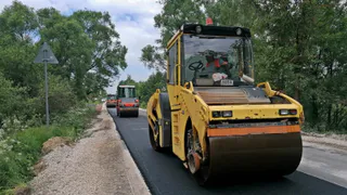 Во Владимирской области ремонтируют дороги к посёлкам и деревням