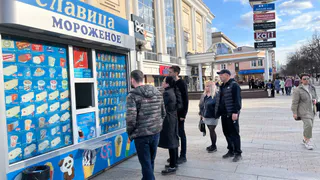 Роскачество в этом мороженом нашло "пальму", плесень и кишечную палочку. А мы его едим сами, да еще и детям даем