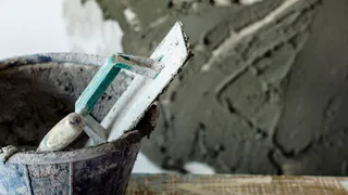 Забудьте о плитке и штукатурке: строители раскрыли современный материал для отделки ванной комнаты — легкий и гибкий