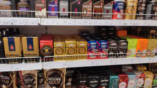 Гадость в красивой банке: названы марки кофе, которые лучше не покупать даже со скидкой 90%