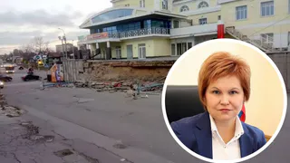 «Убрали территорию и установили ограждение»: мэр Елена Сорокина прокомментировала обвал эстакады у ТЦ «Полсинаут»