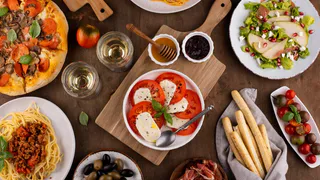 Подруга пригласила на ужин к 19.00, а возвращается домой в 18.30: Я пришла — на столе 3 блюда, рецепты на скорую руку