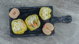 Маринованный перец с капустой и морковью: самая удачная закуска на зиму