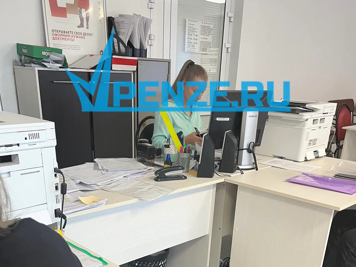 Жители Пензенского района жалуются на грубые нарушения в работе МФЦ на ул. Радужной