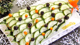 Создайте праздничное настроение: приготовьте салат «Ёлочка» 