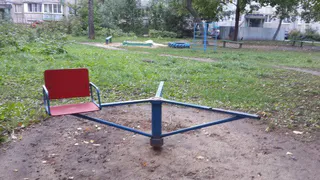 Остатки роскоши: во что превратились детские площадки в Рязани