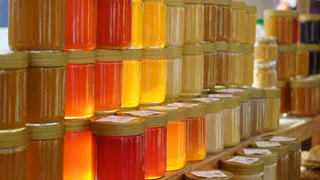 Больше 1  чайной ложки - яд: ученые рассказали, сколько на самом деле можно есть меда  в сутки