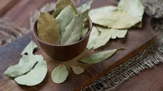 Лавровый лист поможет в борьбе с пятнами на одежде