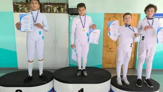 Фехтовальные баталии: в Магнитогорске прошли захватывающие соревнования среди юных спортсменов
