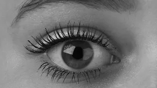 Офтальмолог Анна Борисова рассказала, как отличить обычную усталость глаз от экрана от начинающейся проблемы со зрением