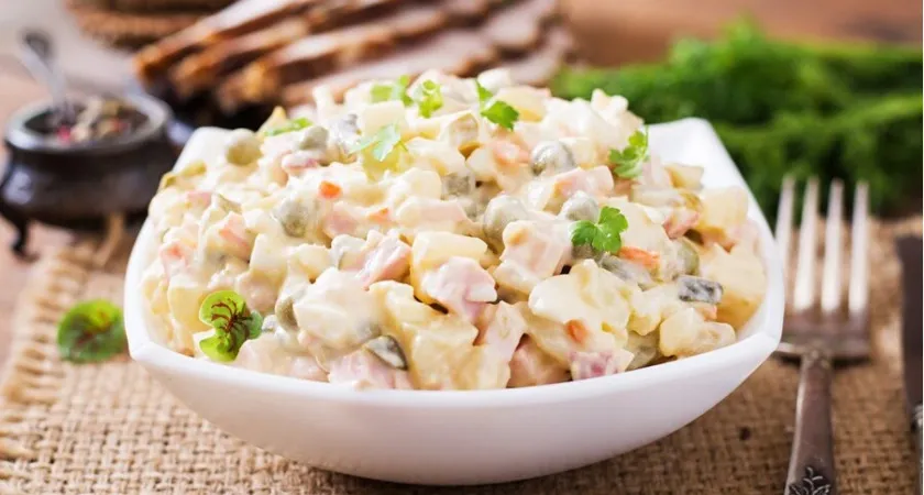 Готовлю только такой: замена приевшегося всем "Оливье". Салат "Киевский" — гости сметут его в первую очередь со стола