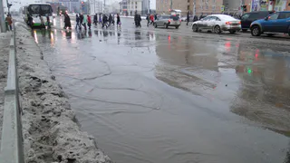 Утро в Рязани после праздников: пробираемся через сугробы и лужи –фоторепортаж