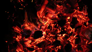 Ночной пожар на Северном переулке в Рязани тушили 15 огнеборцев