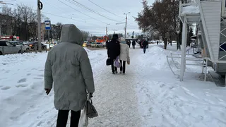 "Люди услышат - засмеют": женщины с заниженной самооценкой просто обожают это слово