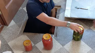 Вечная сырость в погребе ушла за час: метод, который в деревнях передают из поколения в поколение