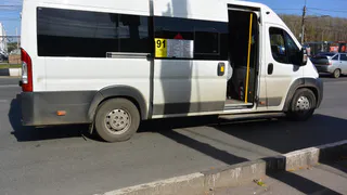 Как в консервной банке: с улицы Новаторов до площади Ленина можно уехать только на одной маршрутке