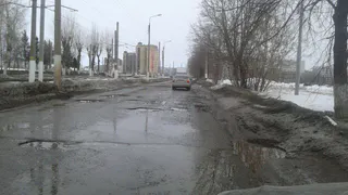Нижнекамцы жалуются на ямы и лужи во дворах