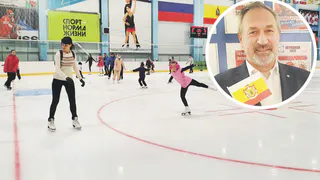 «Айсберг» раздора: в Роще открылась ледовая арена