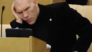 К брянскому депутату Валуеву за помощью обратилась мать двоих детей