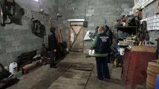 В Батыревском округе мужчина похитил свою бывшую возлюбленную и, угрожая убийством, облил ее бензином