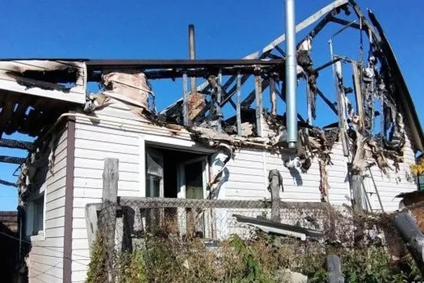 Неосторожность с огнем: в Челябинской области из-за мангала сгорела веранда частного дома