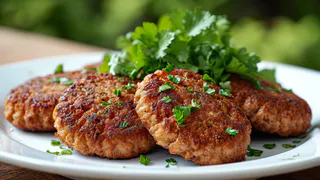 "Бабушка научила добавлять в фарш особый ингредиент, теперь готовлю только так" - будут таять во рту