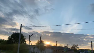 «Ударит током - уже не шутки»: жители Бековского района пытаются решить проблему с оборванными проводами